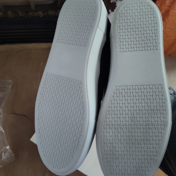 Just Fab Eloise Sneakers - Picture 6 of 7